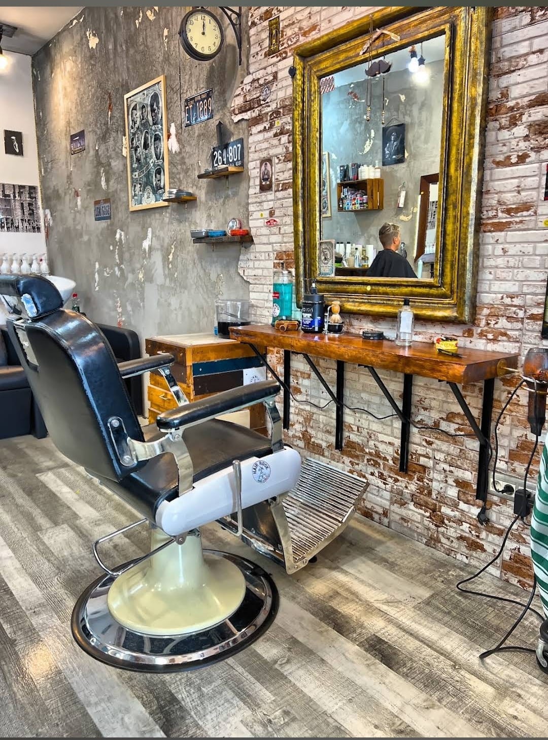 Hair Rock Peluquería interior - Sillón barbero